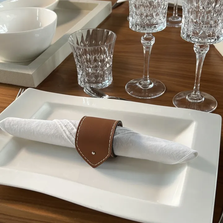 Visual LEATHER NAPKIN RING WITH BUTTON CLOSURE - PER PAIR