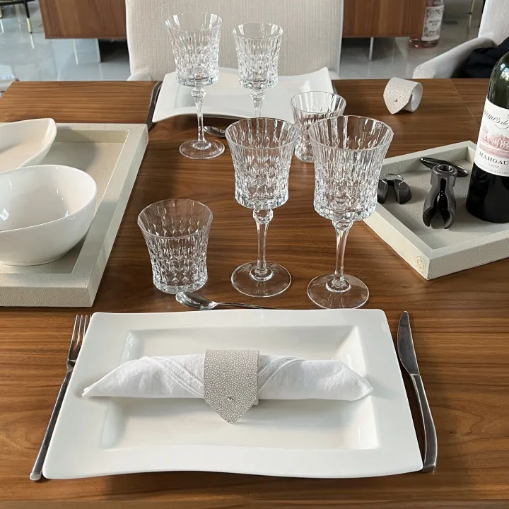 Visual LEATHER NAPKIN RING WITH BUTTON CLOSURE - PER PAIR