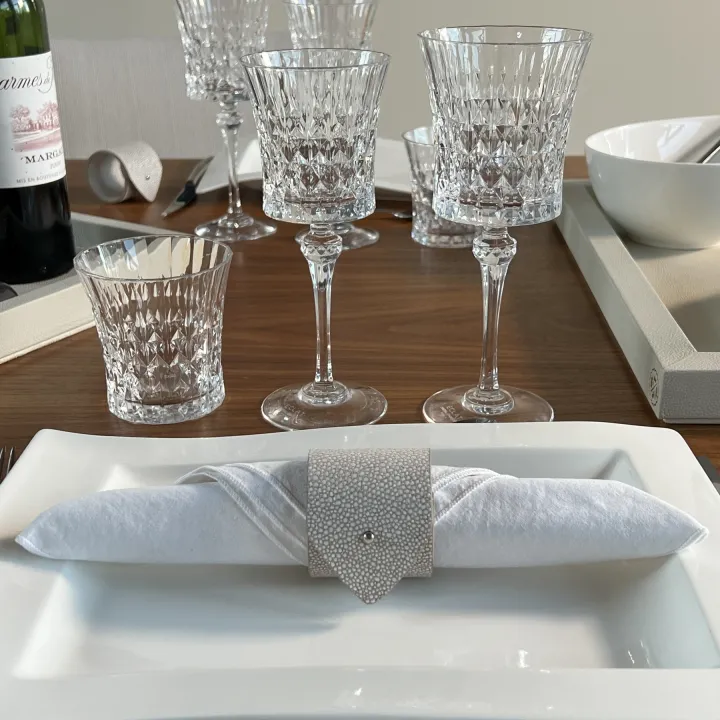 Visual LEATHER NAPKIN RING WITH BUTTON CLOSURE - PER PAIR