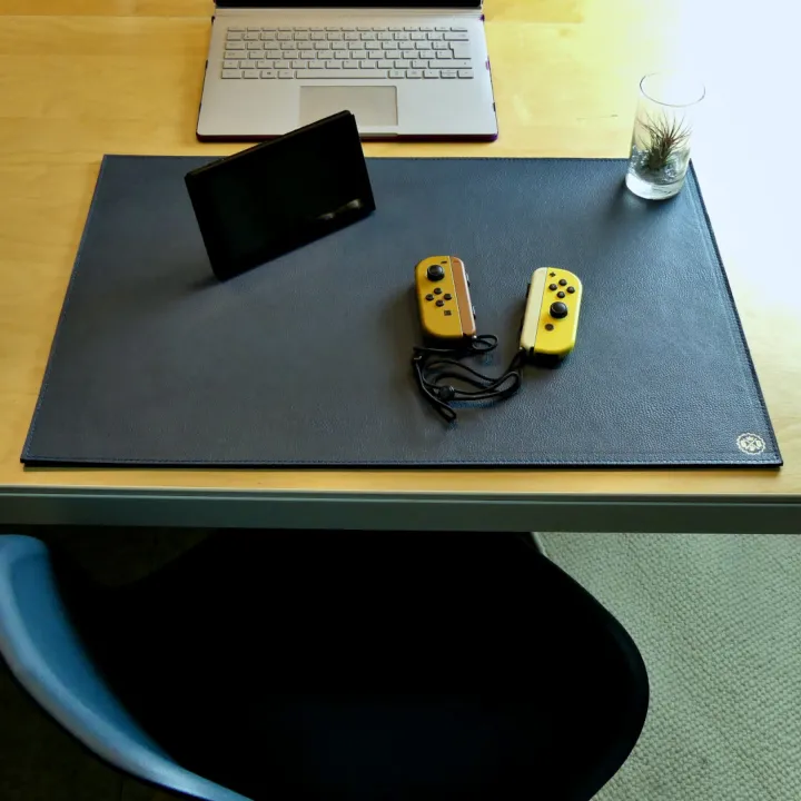 Visual LEATHER DESK PAD