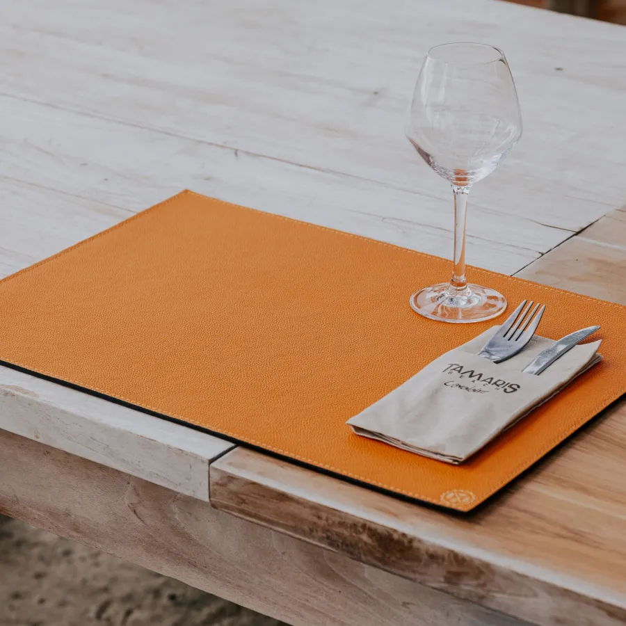 Visuel SET DE TABLE EN CUIR