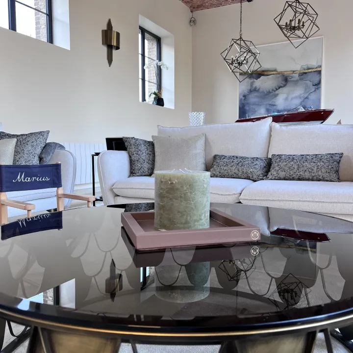 Visual SQUARE TRAY COVERED IN GRAINED LEATHER