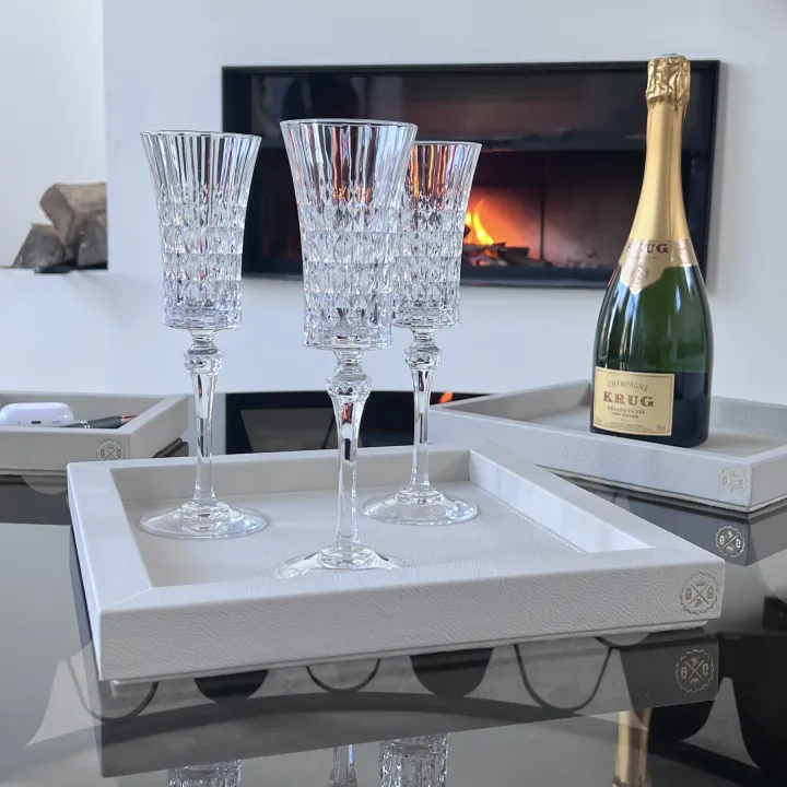 Visual SQUARE TRAY COVERED IN GRAINED LEATHER