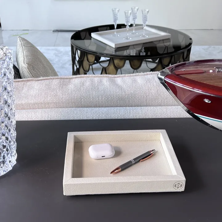 Visual SQUARE  RIGID PIN TRAY COVERED IN GRAINED LEATHER